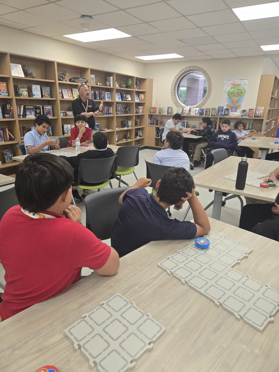 ImpactReaders's tweet photo. Thank you Mr. Guerra! Students having a good time coding Vex robots!  Learning how AI and  robots and are here and a big part of our future. @AldineISD @aldinelibraries @AldineCTE @Impact_AISD https://t.co/2nKZysntXF