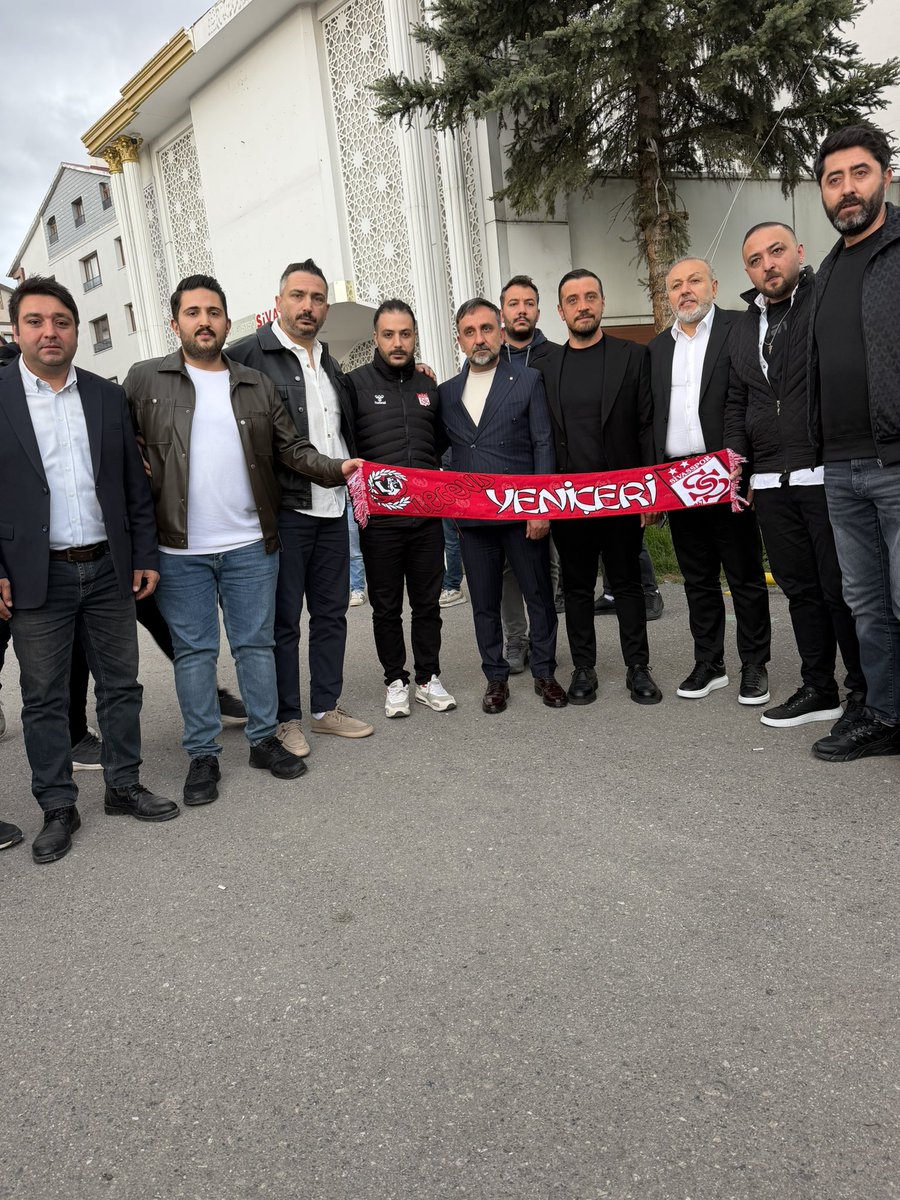legendsivasspor's tweet photo. Yeniçeri yaşıyor , SAVAŞIYOR @Sivasspor https://t.co/knBGMaPKMb