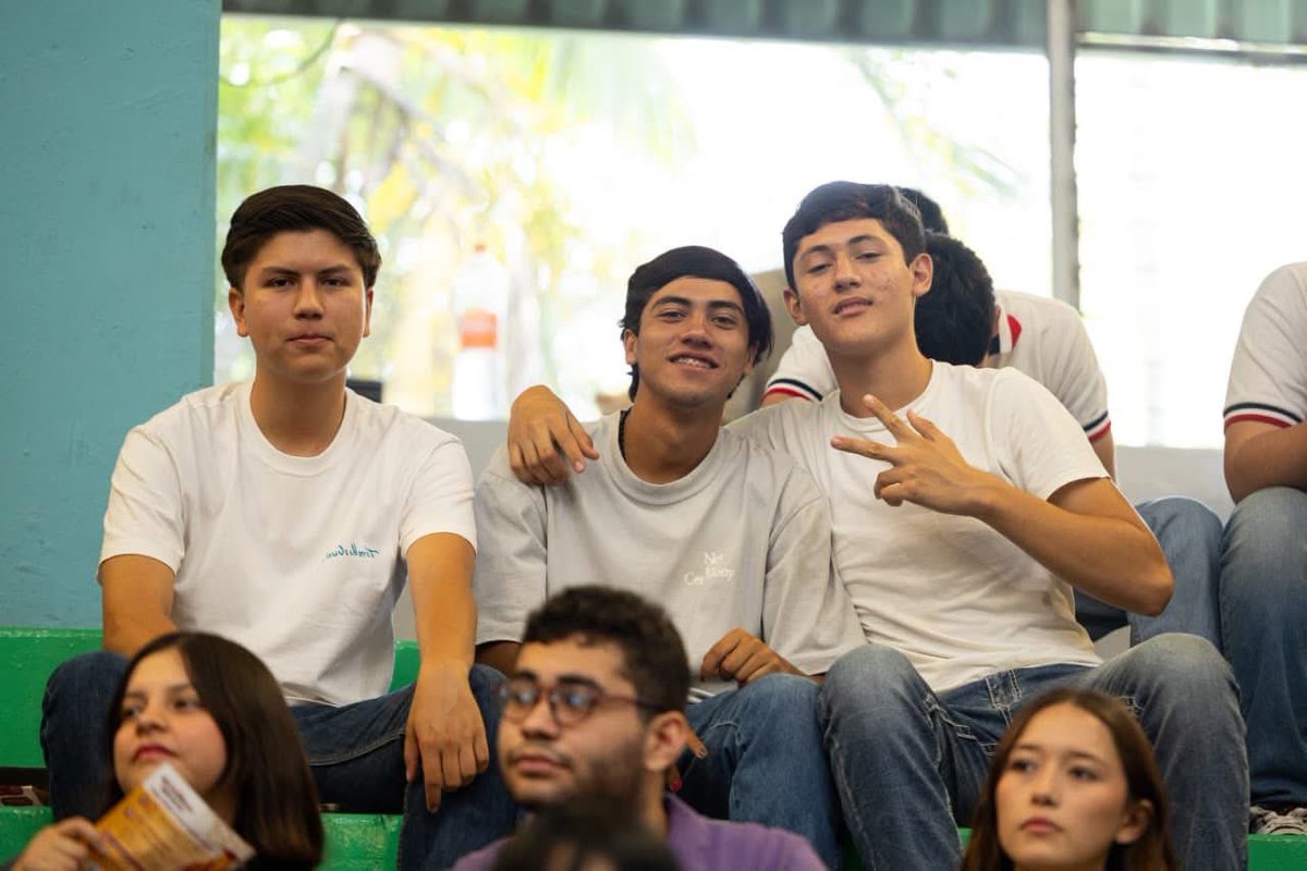 indira_vizcaino's tweet photo. Continuamos con nuestras Asambleas Informativas de Mi ColiBeca para el Futuro🚀✨ desde Villa de Álvarez.

Queremos que nada detenga el camino de nuestros estudiantes, es por eso que acompañaremos su trayectoria y sueños, cubriendo su inscripción: porque creemos firmemente que la educación debe ser un derecho para todas y todos, y no un privilegio.