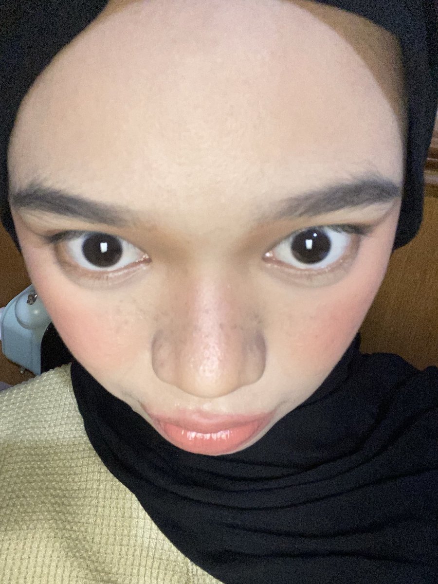 dm_echa's tweet photo. Aku lg suka make up hari ini 🌷💕😚😚🫶🏻✨💅🌸🎀 https://t.co/i1HXRdcKZT