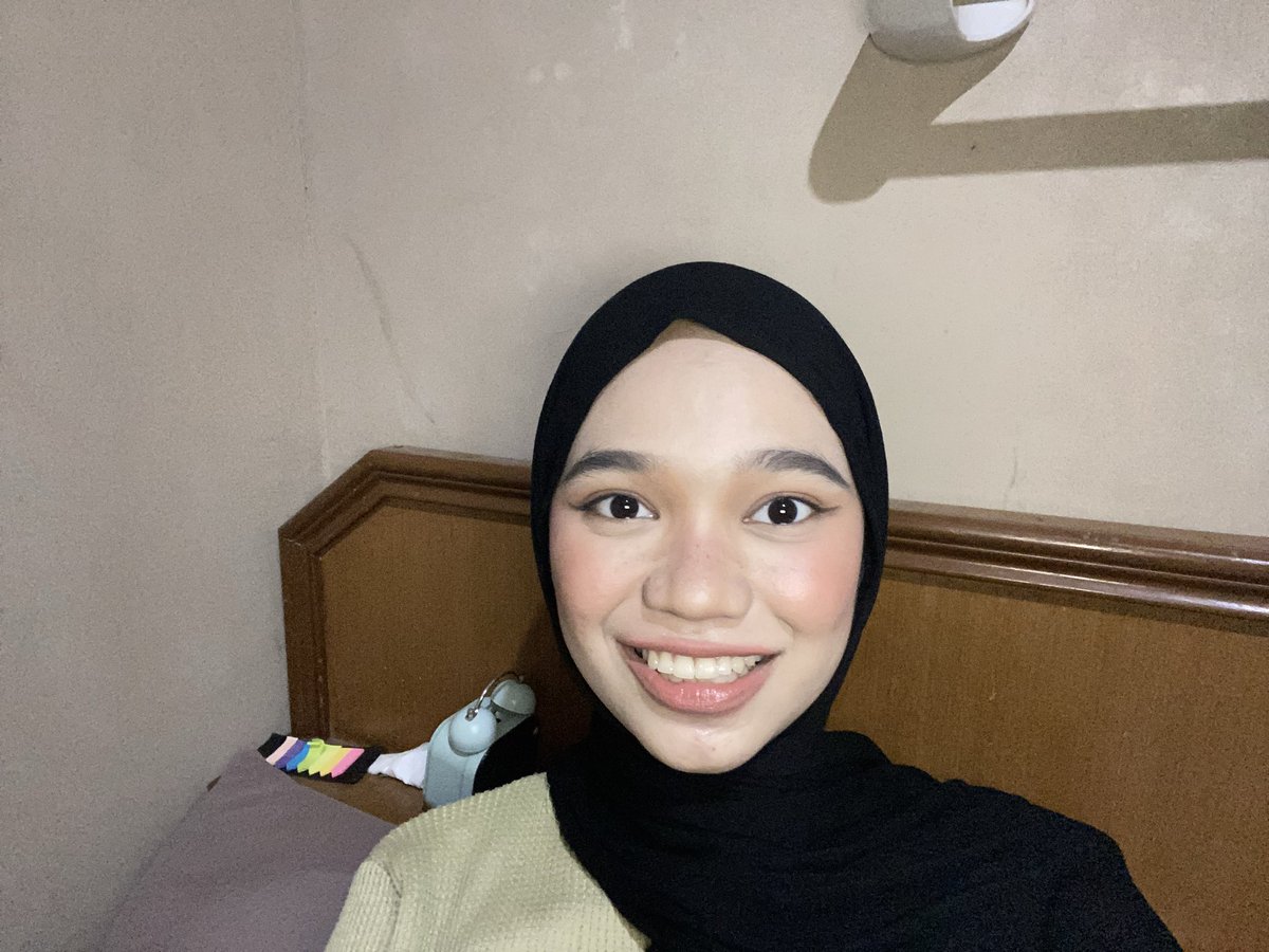 dm_echa's tweet photo. Aku lg suka make up hari ini 🌷💕😚😚🫶🏻✨💅🌸🎀 https://t.co/i1HXRdcKZT