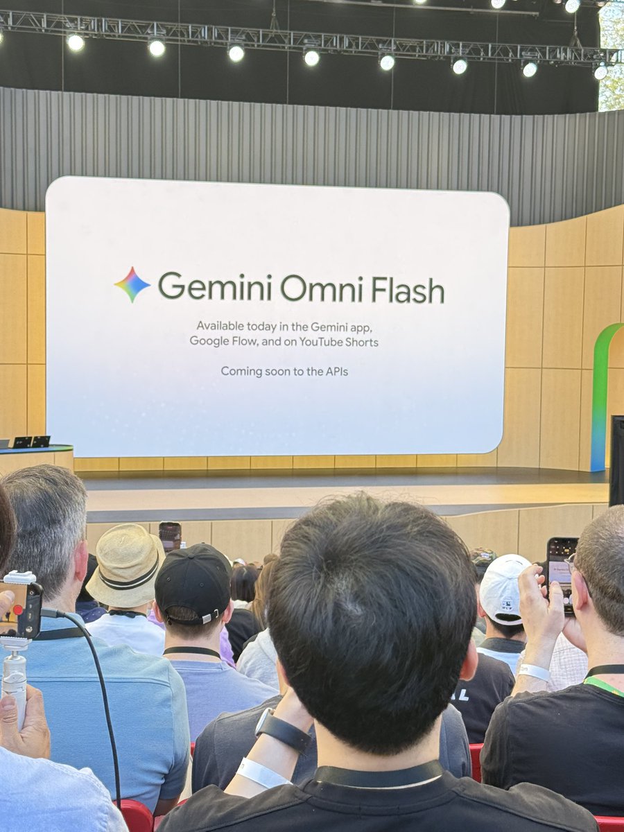 ThisIsNickyS's tweet photo. New video model for Gemini? 👀👀 https://t.co/FTmIsDx5Jo