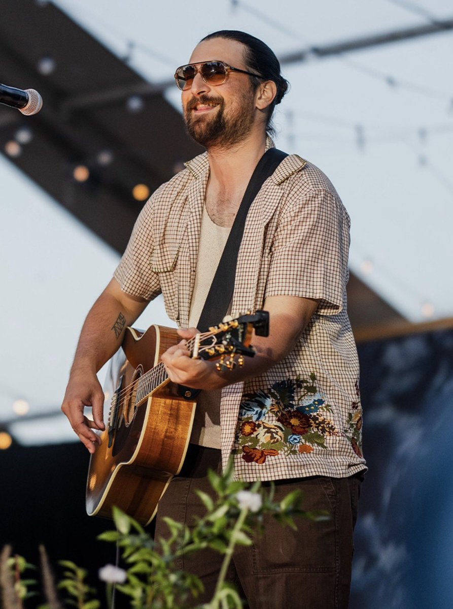 Noah Kahan Archive tweet media