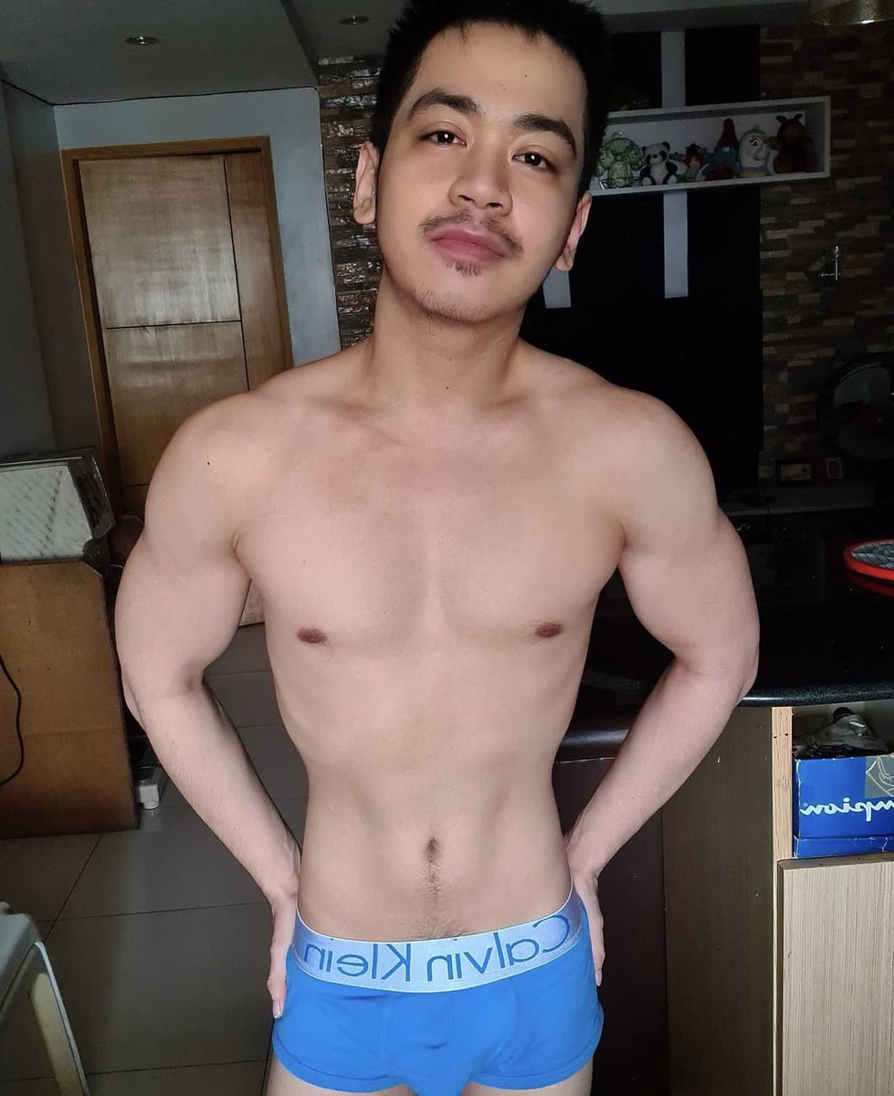 raysonable's tweet photo. Minsan namimiss ko yung balingkinitan era ko na 22 inches waistline. Ngayon 24 nako pero mas mataas muscle mass ko now ☺️ https://t.co/poj7IvUYI2