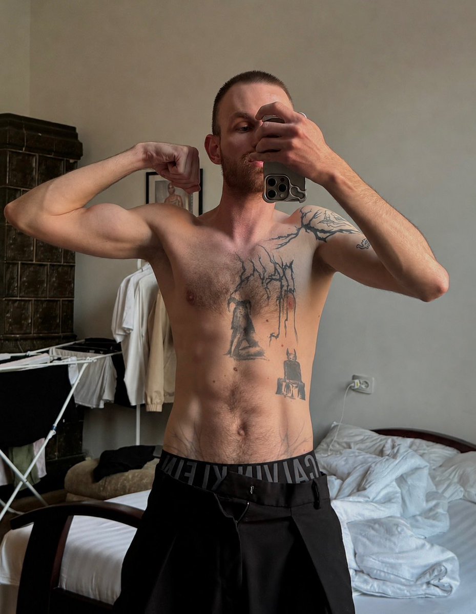 дмитро tweet media
