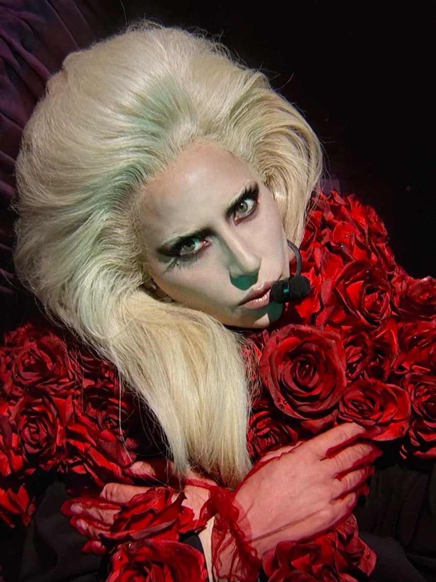 Info Lady Gaga tweet media