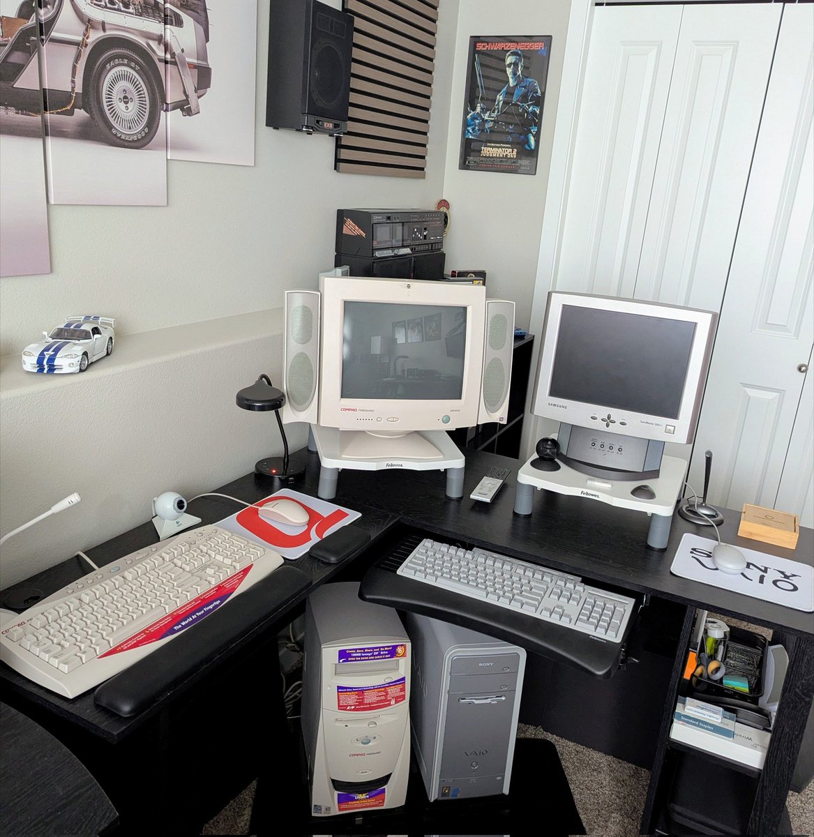 realRetroPC's tweet photo. Rate my setup. 😃 https://t.co/0Eydn0UB5u