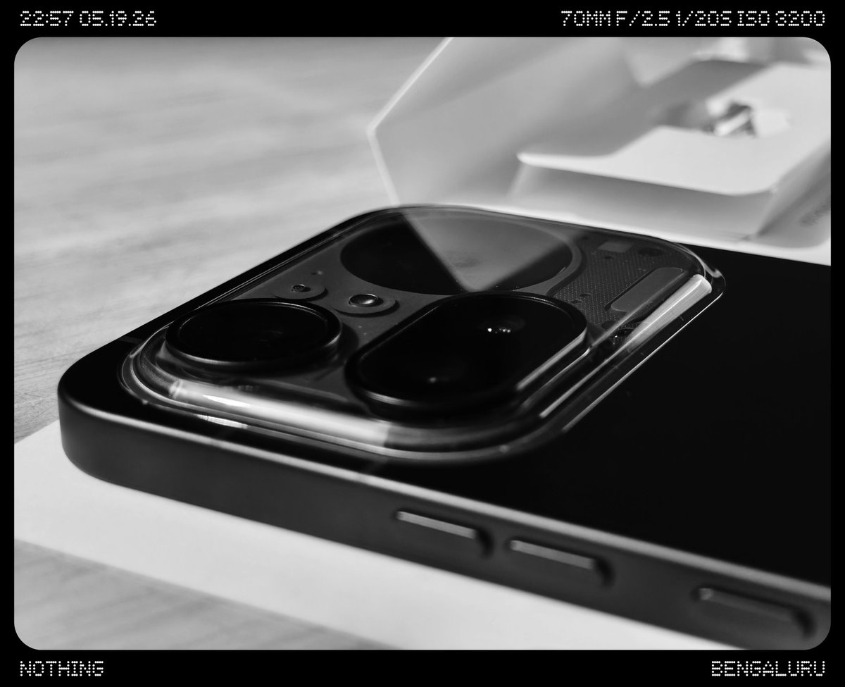 The_TechWizard_'s tweet photo. Nothing Phone (4a) Pro is here! 

Loving the new design 🫣 

This phone will be my daily driver for the coming days, got any questions? Feel free to drop them down in the comments and I will try to cover it in my review 🙂‍↕️

Product shots taken #wihNothing (3a) Pro 📸 https://t.co/9AfhsisO8R