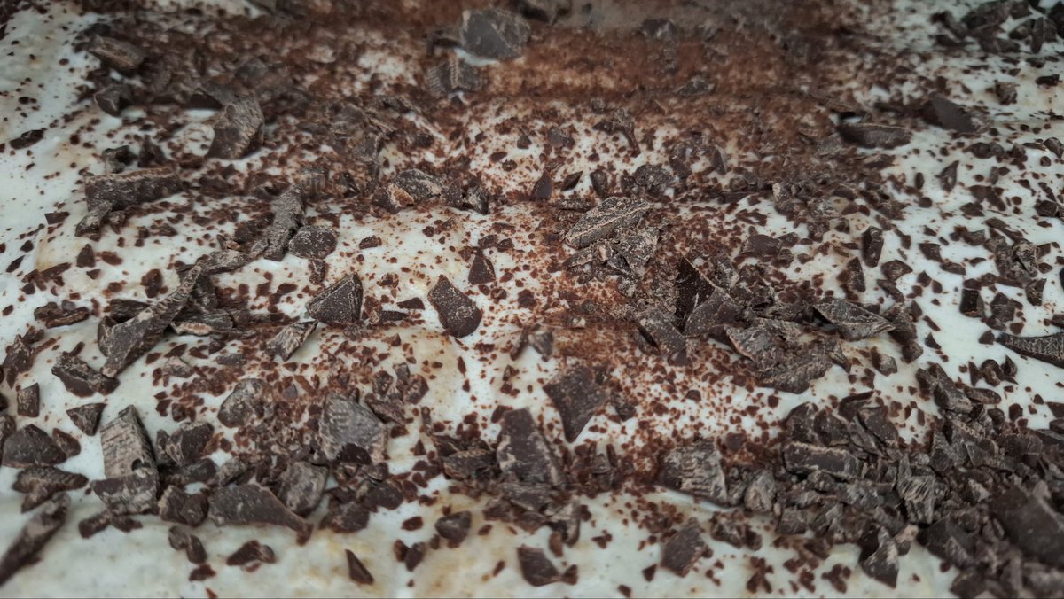 Ho preparato il tiramisù... in tutta onestà, il gusto è molto buono, ma  esteticamente è impresentabile 🤦🏻‍♀️ la crema al mascarpone è rimasta  liquida. 🙄