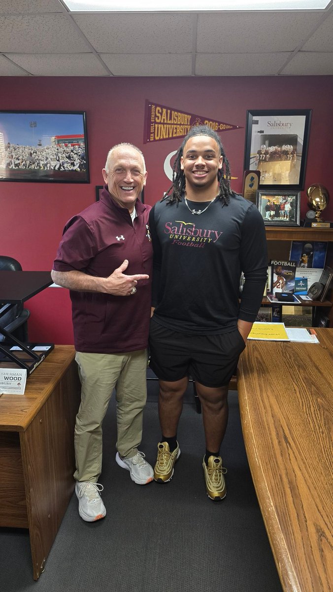 SampleNoah7259's tweet photo. Great visit today! Appreciate the coaches and staff for having me.
@CoachDisbennett 
@SeaGullFootball 
@CoachC1LOE 
@samp_tha_champ 
@CentrevilleFB https://t.co/hwjkLCbYqb