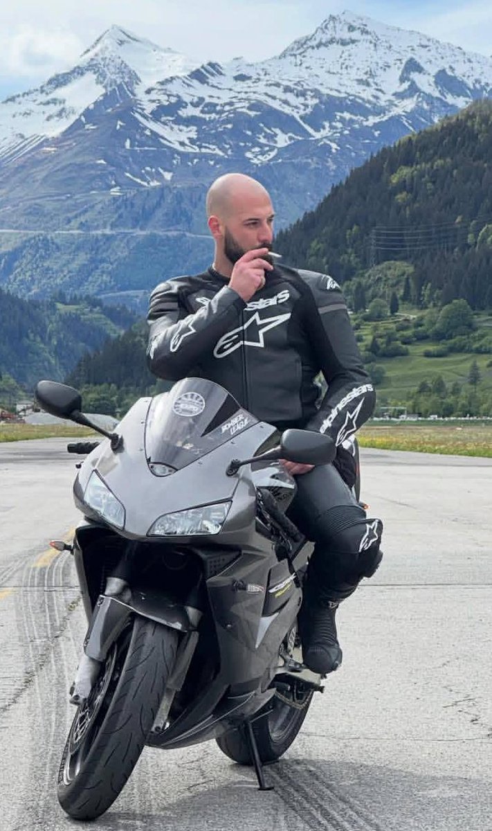 UnderYourControl 5k 🏍️ tweet media