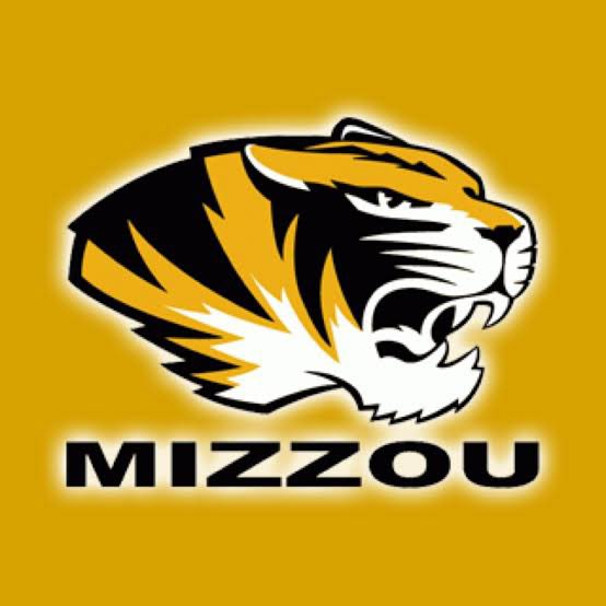 quinnpollock5's tweet photo. Blessed to receive an offer from Missouri!  #AGTG 🙏🏽
@MizzouFootball 
@MIZ_Recruiting 
@CoachAAtkins 
@SeanW_247Sports 
@codygoodwin 
@NickSchultz_7 
@BrianJones_93 
@adamgorney 
@CoachReid99
@McEachernFtball
@Shepp42
@CoachTreSAVAGE 
@ChadSimmons_ 
@RustyMansell_ 
@benjaminwolk https://t.co/XYC4gDLQH3