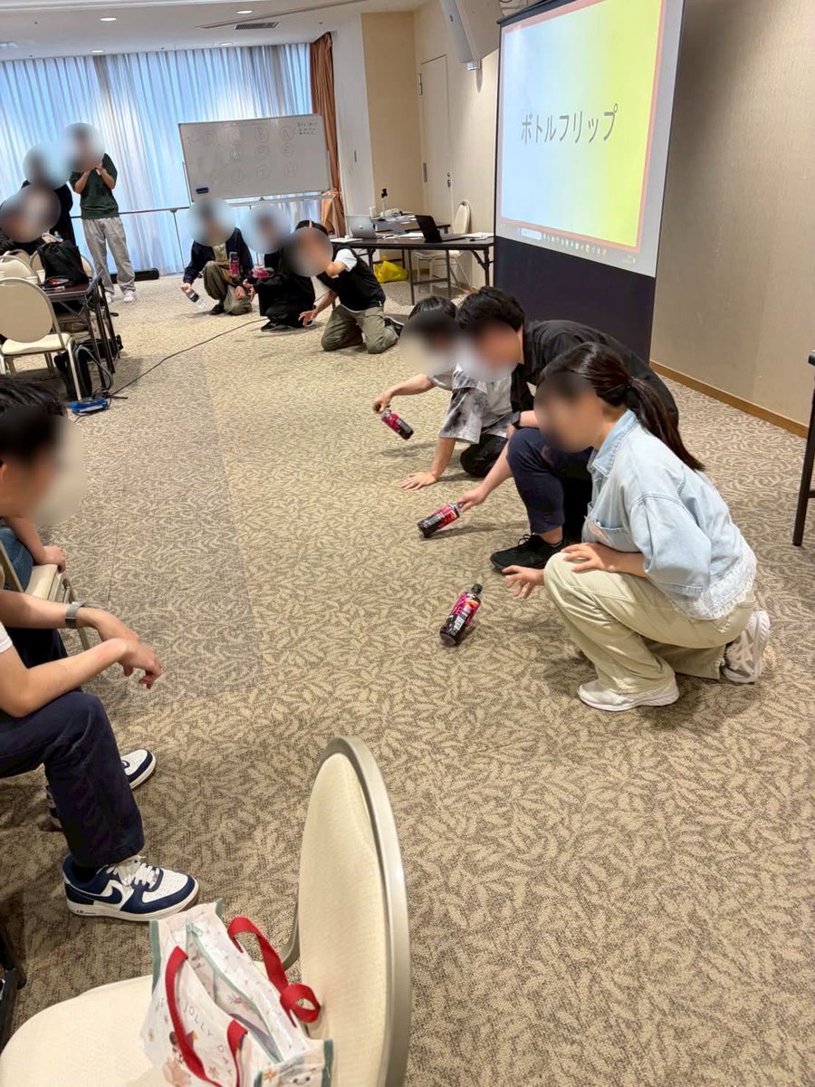 algo6le's tweet photo. 【顔合わせ会】
5/17に今年度初のイベント｢顔合わせ会｣を行いました✨️
様々なレクを通して、新入生との交流を深めることが出来ました🙌

新たに60人の新入生を迎え入れ、150人体制で活動していきます🔥

今年度もalgoをよろしくお願いします！！

#謎解き #ボードゲーム https://t.co/mUyQLTOgf2