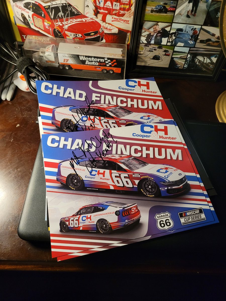 HPadrenaline's tweet photo. @ChadFinchum I got these in Texas when I met you by the gate. I don't know if you remember this guy kept yelling at you to come meet some kids at the gate in the garage, and you came out and took a pic with them and gave them hero cards... https://t.co/lhtorgqRsc