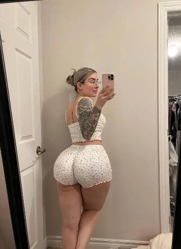 leeleezilla705's tweet photo. Do you think ya Can handle this?
@ericrednorm #followers https://t.co/J7hYMMzLUJ