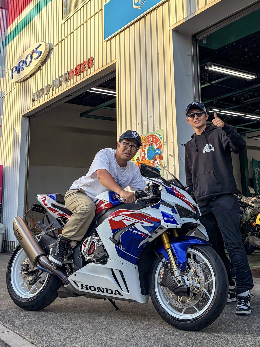 Motovlogger Siro tweet media