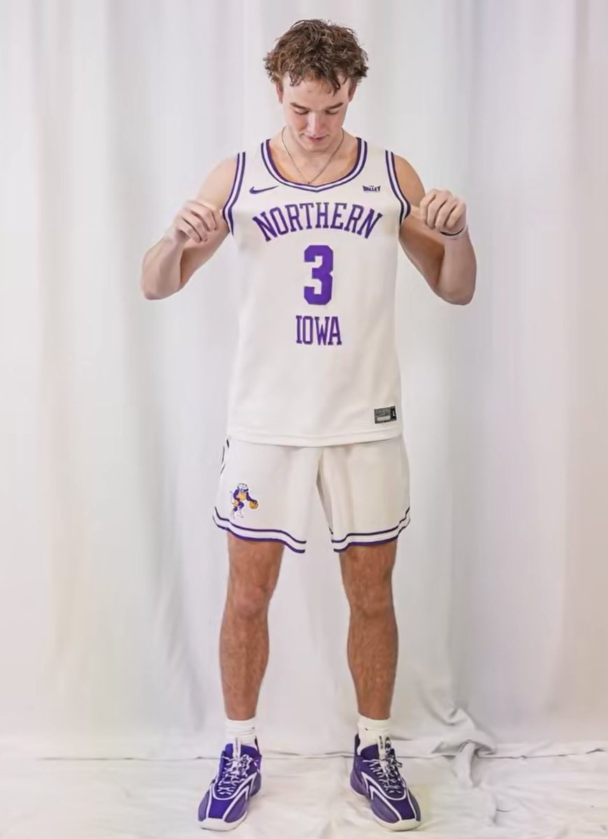 MVCHoopsCentral's tweet photo. Next up could be a sneaky good transfer… Greyson Uelmen https://t.co/NbbYGmv0Lo