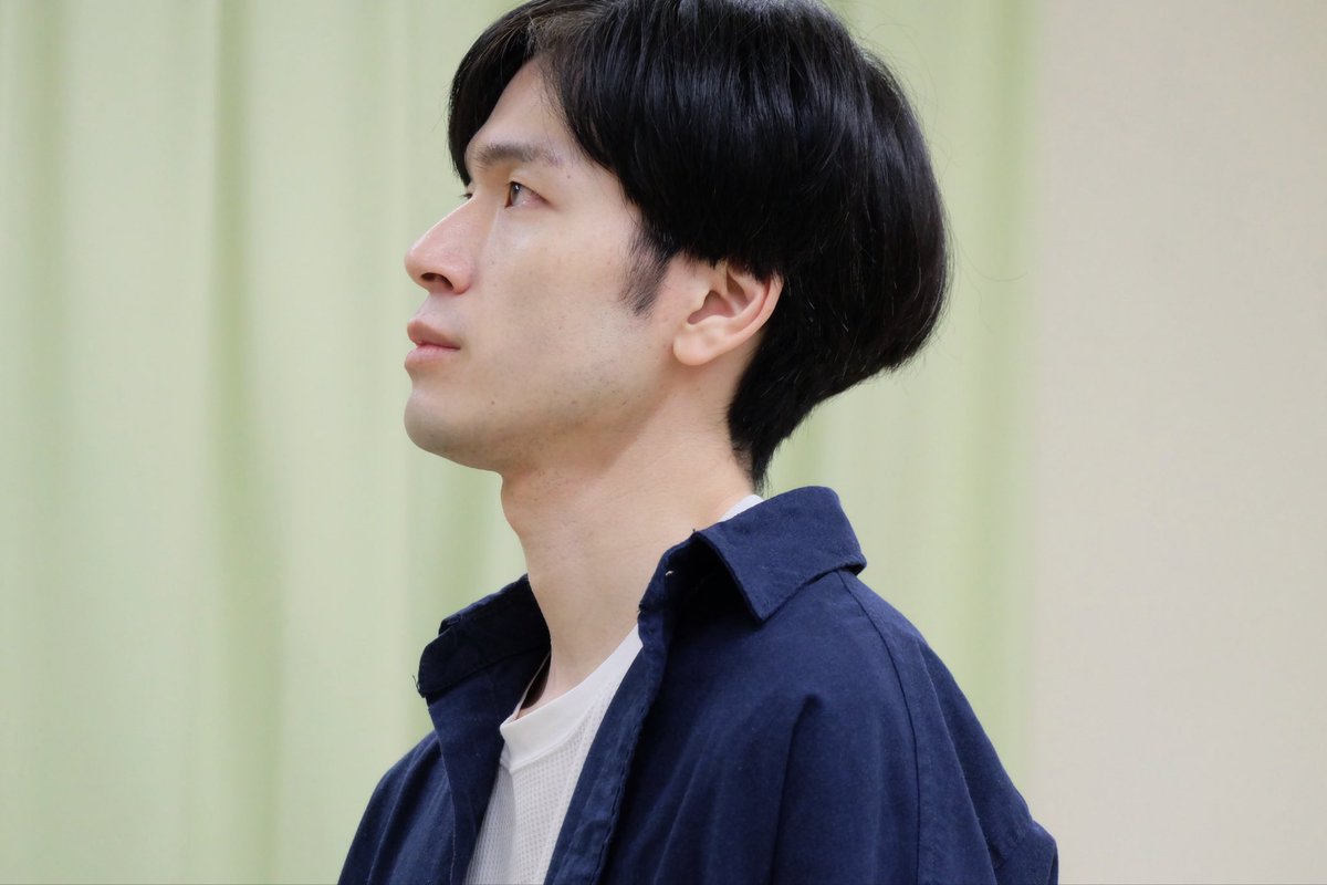 haop9's tweet photo. ゲネ写真を撮らせていただく #ソラニエ さん #廻響クラッシュループ 稽古場にお邪魔させていただきました✌️📷 とても体重の乗った脚本で、創作への祈りに溢れていました。それを体現する役者さん方も素敵で「これ、書いた方はうれしいだろうな...」と何度も思いました。5/21から中野にて！ https://t.co/48ozQW7qQR