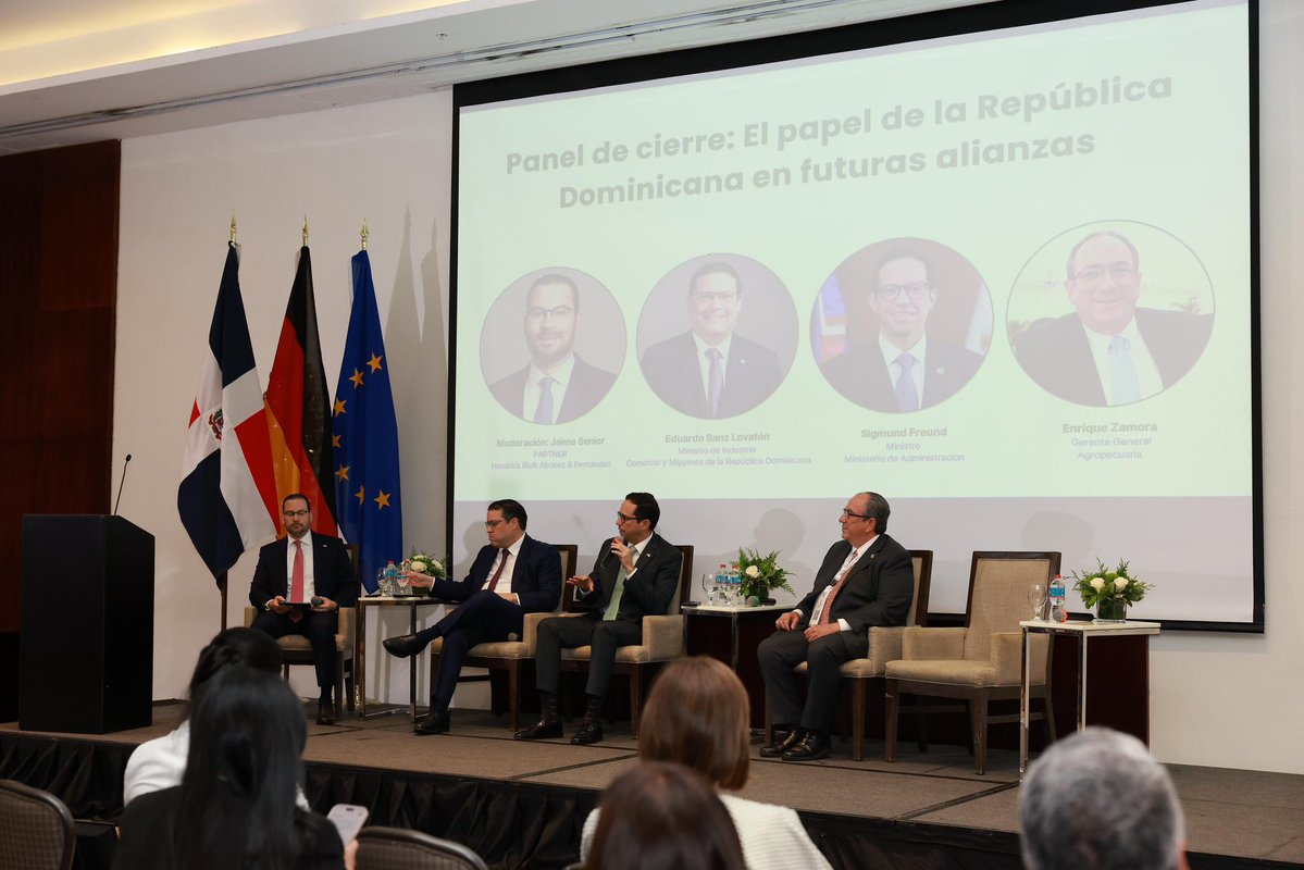 SigmundFreund's tweet photo. Alemania representa una cultura de institucionalidad, eficiencia e innovación que ha servido de referencia para muchas democracias modernas. Ver a República Dominicana formar parte de estas conversaciones y fortalecer alianzas estratégicas para el futuro del país, es alentador. https://t.co/8yAQEjeduw