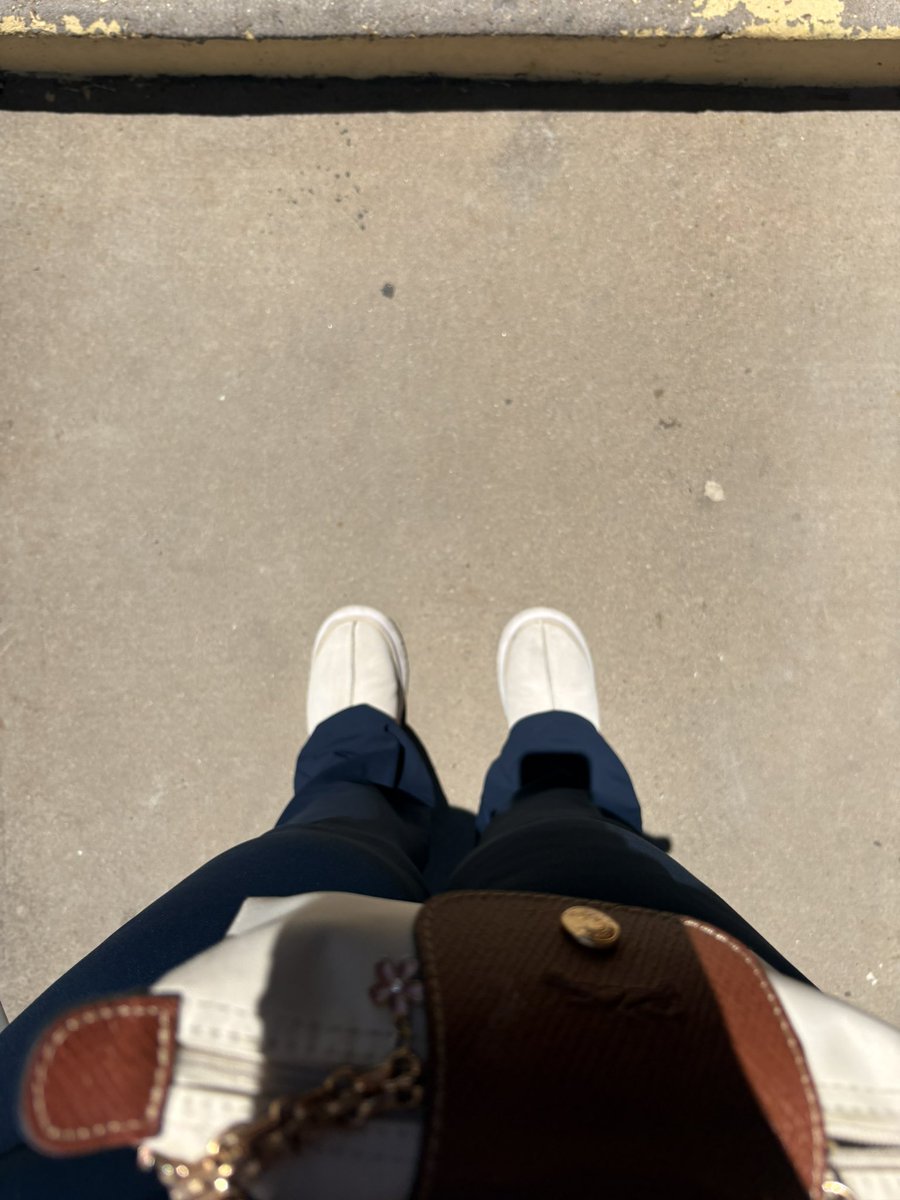 MarPat2001's tweet photo. Mis zapatitosssss que mi esposo odia pero me los compra 🫵🏻 https://t.co/nt6ICPxW3u