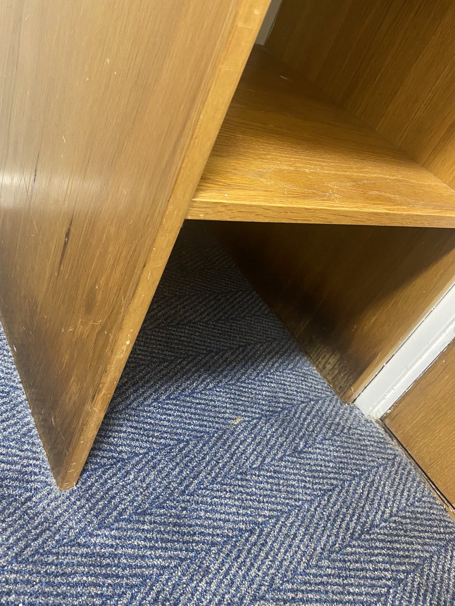 DelgadoUk's tweet photo. @TravelodgeUK is this really the standard? frequent travelodge user and always pleased, Leigh Delamere Eastbound is completely unacceptable, black mould all over, general filth and stains ,odours,way beyond not being cleaned , wont put anything down on surfaces ,disgusting https://t.co/3rMKzTeJNN