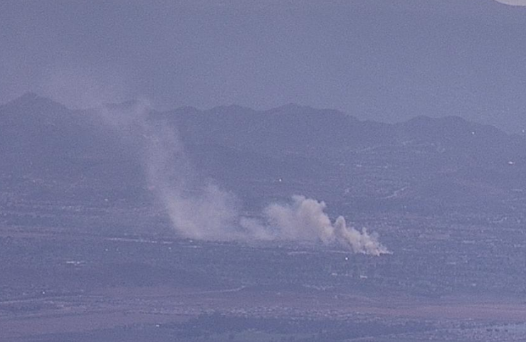 engineco16's tweet photo. New fire  I-215 x/Newport Rd. #Menifee IC reporting 1 acre,  continue the response, potential for 2 acres. @CALFIRERRU https://t.co/bZ2fMJJBaL