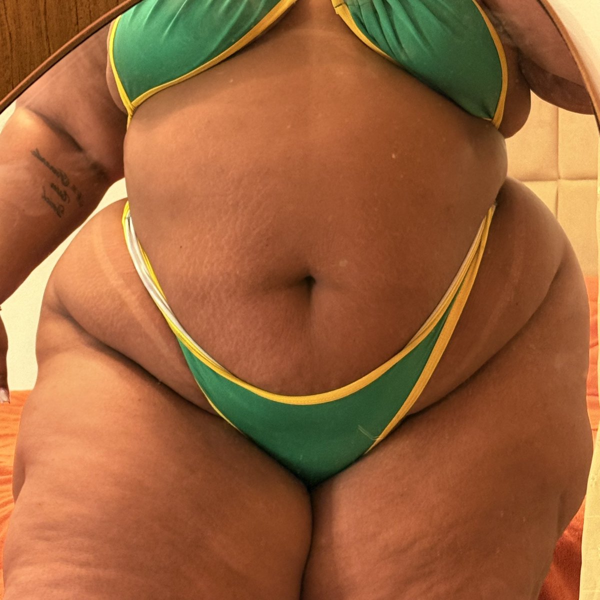 Bianca Bombom 💜🇧🇷 tweet media
