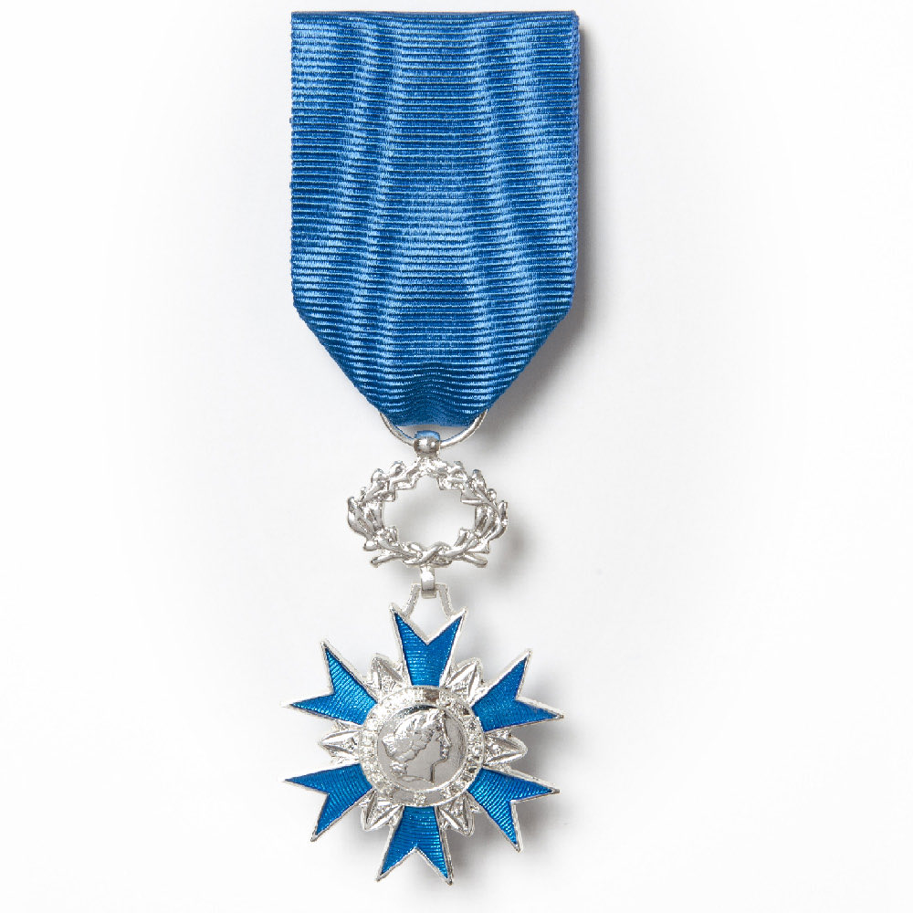 sdis47's tweet photo. 🎖️ #Promotion et nomination dans l’Ordre national du Mérite

Le colonel HC Xavier Pergaud, DDA du #SDIS47 est nommé au grade de Chevalier pour 35 ans de services exemplaires en tant que #spp

👏 Félicitations à lui pour cette distinction
 #onm https://t.co/9QPEtCE9bG