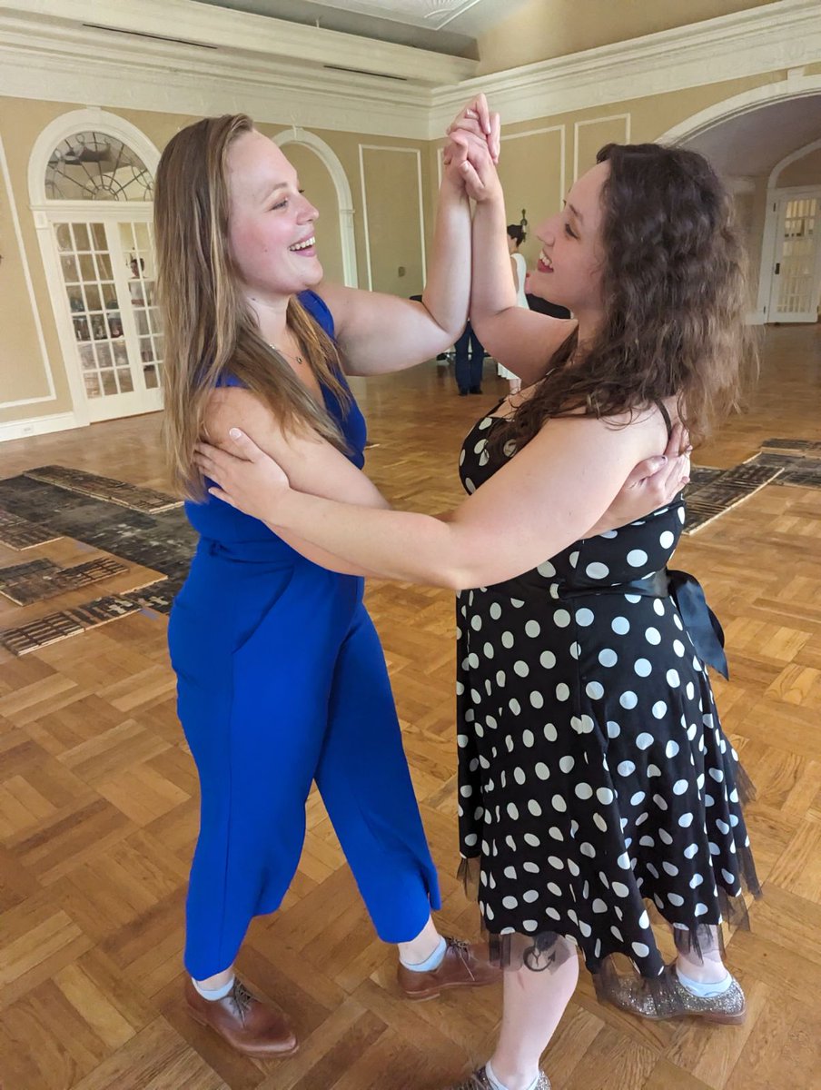 Rhaized1's tweet photo. 3 years ago today kenna and i "met up" for what we realized was our first date (gotta love sapphic uncertainty). all these years and memories later, we've built such a rich and full life together! hard to remember what life was like without her. i'm just so grateful ♥️ https://t.co/VUegcZJUFW