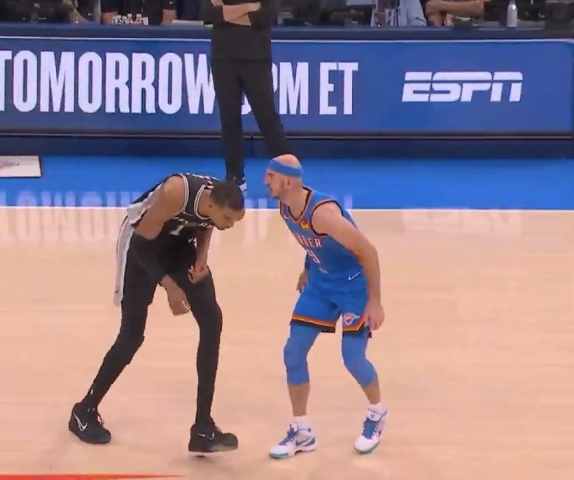 eric_bertolasio's tweet photo. Theres no reason for Wemby to get this low unless he intended on going hard to Caruso’s chest. Full extension of the left arm. Dirty player https://t.co/9YDOHABNGX