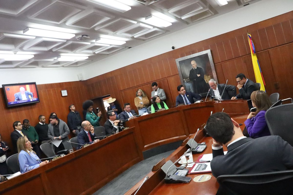 SenadoGovCo's tweet photo. #ComisiónVI | Se da por finalizada la sesión de la Comisión Sexta del Senado, en donde se llevó a cabo la discusión y votación de un proyecto de ley.

🔁 Reviva la transmisión aquí 👉 https://t.co/TBb94ZUbFK https://t.co/TwtcETdtWP