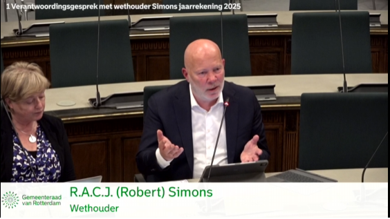 _prinsalexander's tweet photo. Het lijkt te escaleren.
Heer Simons van #leefbaar_rotterdam meent dat vragen van de Commissie tot Onderzoek van de Rekening overlappen. 
Respectloze vertoning van ex-wethouder Simons van @leefbaarrdam 

Wollig. Vragen niet willen beantwoorden en een opstand tegen eigen @Rotterdam gemeente-processen. 

".. COR was in de krant.. .. o nee COR stond niet in de krant.. "

".. ik gebruik maar even mijn eigen woorden.." 

".. kennis en kunden handelen.. ik hem met u het gesprek of het goed gaat..." (?)  

".. ik ben ook maar een invalkracht.."

Bijlagen en videoverslag 50 minuten..:   
https://t.co/Sfky6ORnff