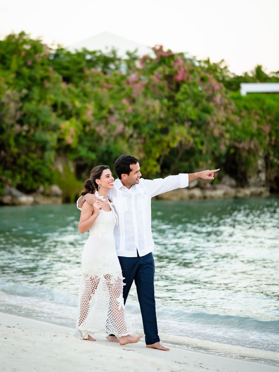 ListinDiario's tweet photo. #LaRepúblicaLD | El senador Omar Fernández y su esposa Alexa Rubio compartieron fotos de su preboda con un mensaje emotivo: “Mi amor, mi paz y mi mayor felicidad”.
La pareja contrajo nupcias el pasado mes de marzo.
#OmarFernández #AlexiaRubio #Pareja #ListínDiario https://t.co/rBQYTSJdGb
