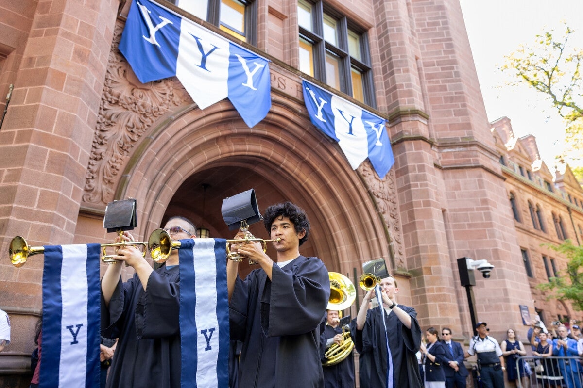 Yale Alumni tweet media