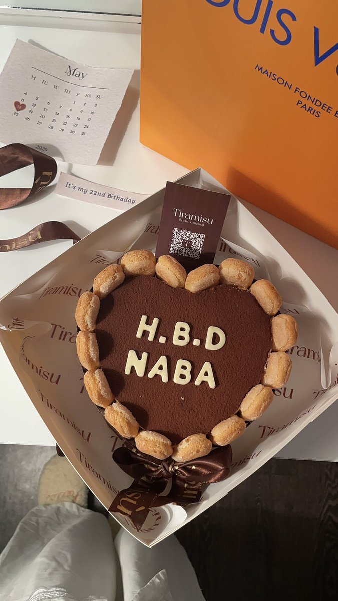 ladynaba's tweet photo. It's my birthday https://t.co/MflYBSGrv2