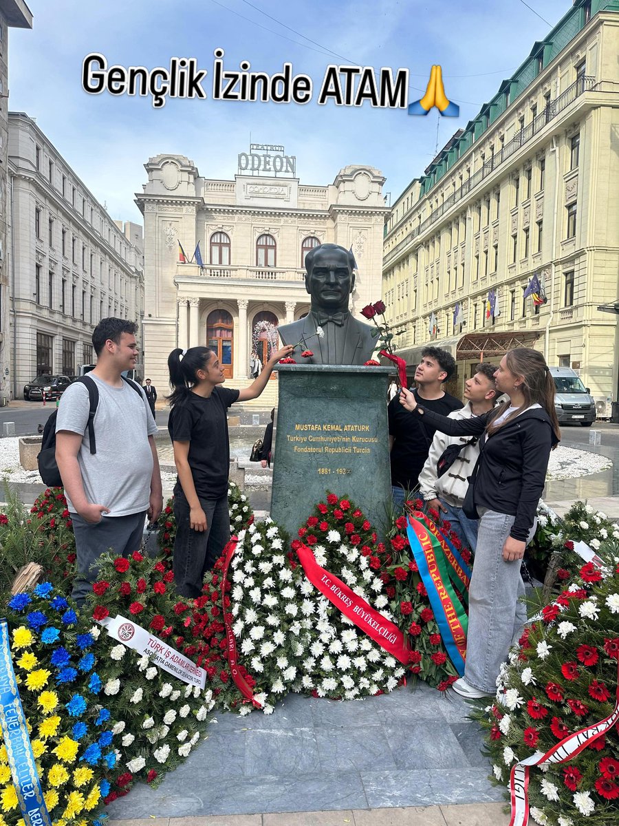 EdirneMesem's tweet photo. Bükreş’te Anlamlı Ziyaret: Erasmus Ekibimiz Ata’nın Huzurunda...
https://t.co/6vuc7vAp3v https://t.co/RlaqfLvhHC