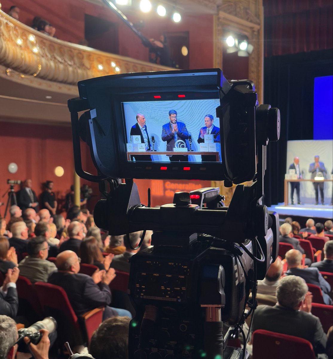 Junts Parlament tweet media
