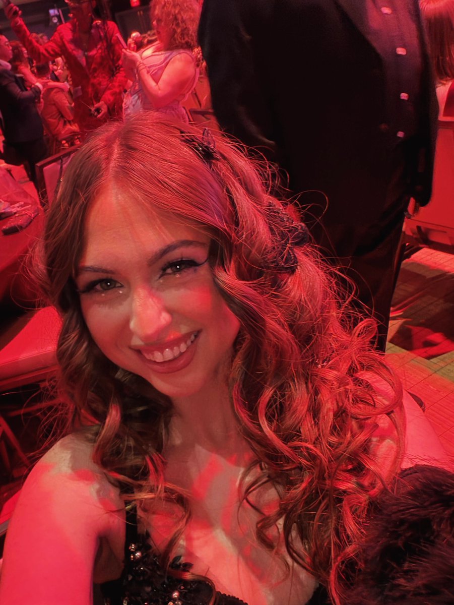 Riley Reid tweet media