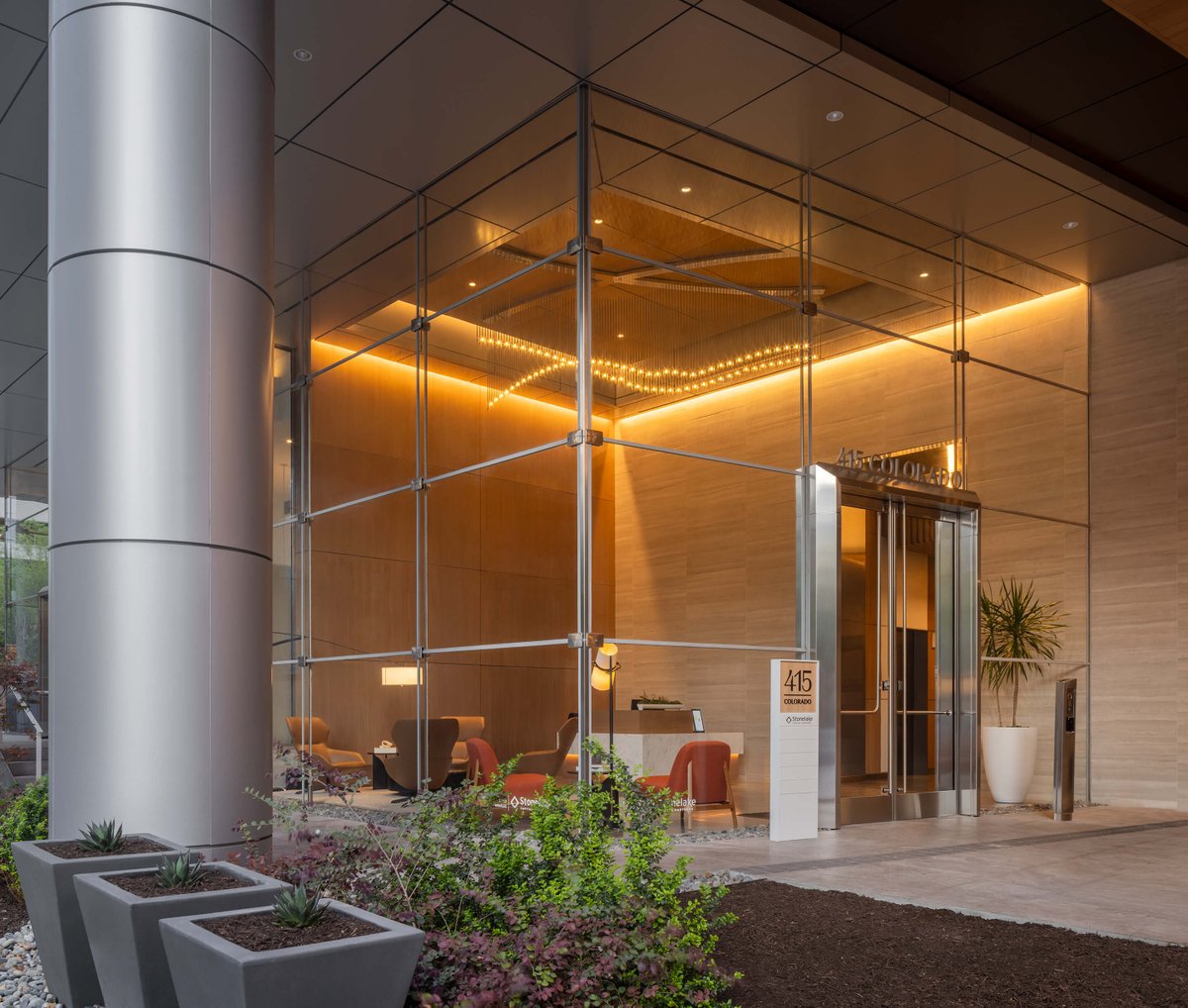 StructuresNovum's tweet photo. The facade at 415 Colorado in Austin is defined by Novum's Corner Clamped Glass System supported by a vertical Tension Cable structure, creating a light, transparent enclosure with minimal visual obstruction. https://t.co/qOVpeoxb5z