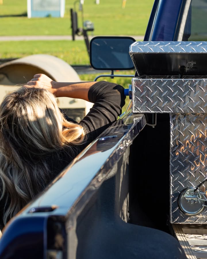 DFWCamper's tweet photo. One push. Full access. Total confidence.​

The UWS Push Button Crossover Tool Box is built for pros who need secure, weather-resistant storage that works as hard as they do.​
​
#UWS #ImpossiblyStrong Call us today at (817) 461-3363
.
.
.
#ExplorePage https://t.co/UcavQMLDuy
