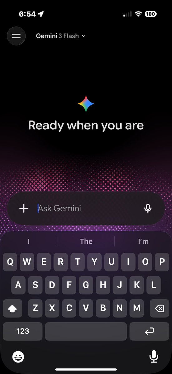 RDBTheTechGuy's tweet photo. I love the new Google Gemini UI update, much overdue. Although I can’t stand this big text input field on the bottom, it seems so out of place. I think it should be thinner at least. What do you think? https://t.co/mwAiAR5zom