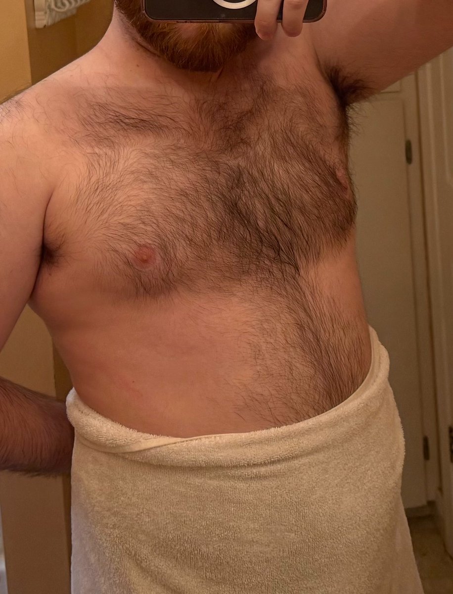 drakesomething's tweet photo. TW: IRL suggestive

oops posting hairy chest on main again https://t.co/5rnLxFpTke