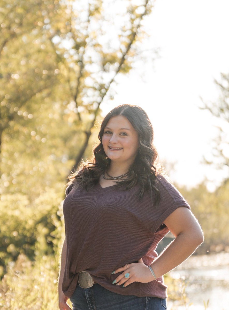 oconsoftball's tweet photo. Senior Spotlight, Peyton Szanja!! 🥳👏🏼👏🏼 
Peyton we are so thankful for everything you have done for us &amp; our program these past four years! Peyton will be continuing her academic career at WCTC for Cosmetology School! 💜💛 https://t.co/UWmf5ZApcW