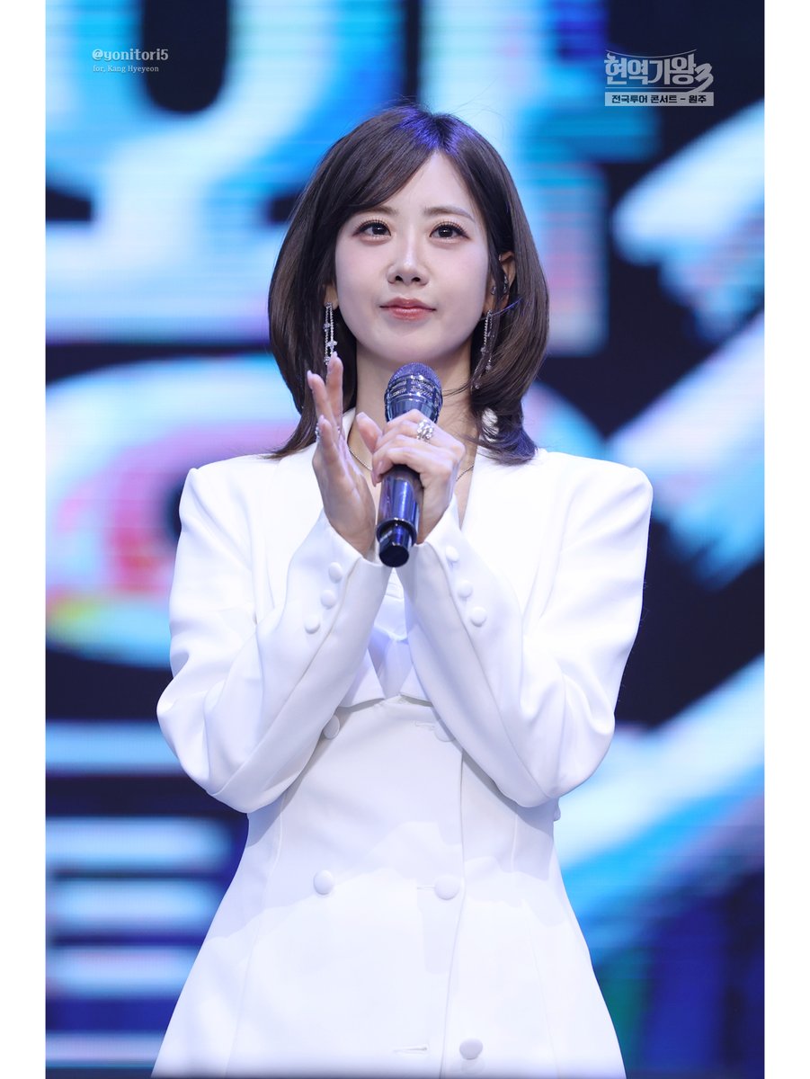 yonitori5's tweet photo. 260509 현역가왕3 원주 콘서트

강혜연 - #오프닝

#강혜연 #カンヘヨン
#현역가왕3콘서트 #원주 https://t.co/9lHYlmv6Xa