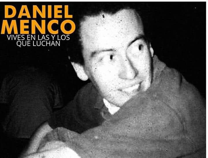 rsumen's tweet photo. #19Mayo 1999, gobierno de Eduardo Frei Ruiz-Tagle, Daniel Menco Prieto, 23 años ,estudiante de auditoría de la Universidad de Tarapacá, es asesinado por carabineros durante manifestaciones estudiantiles en Arica que demandaban aumento del fondo solidario de crédito universitario https://t.co/zS4DwowIMe