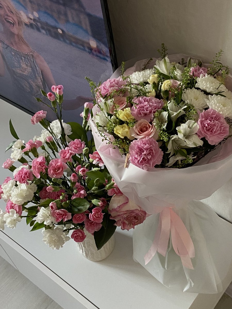 vhfpbb's tweet photo. это что за розовые настроения https://t.co/I0m4ujhQMO