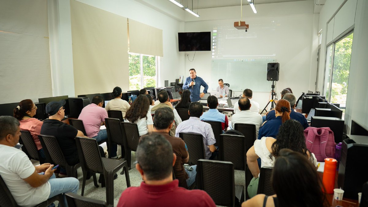 SENACmarca's tweet photo. 💼🌱 El Centro de Desarrollo Agroindustrial y Empresarial del SENA Regional Cundinamarca realizó la Jornada de Inducción y Reinducción 2026-I, fortaleciendo competencias, apropiación institucional y trabajo colaborativo.

#SENACundinamarca #SomosSENA #TalentoHumano https://t.co/X7qwynkFAa