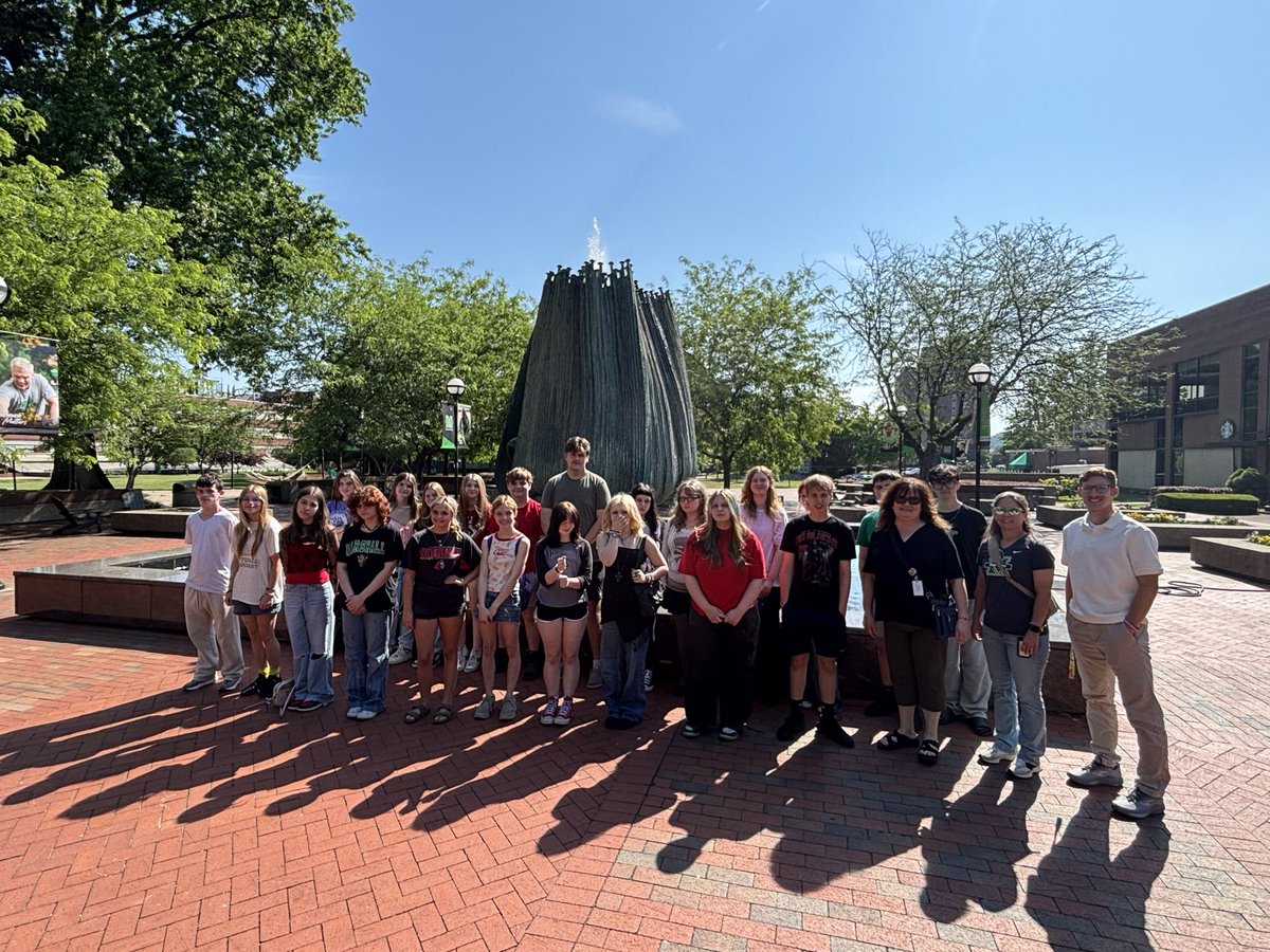 MUHATSProgram's tweet photo. Students from Pt Pleasant Jr Sr HS in Mason County toured Marshall University today, and they explored in-demand career fields, learned about the college enrollment process, ate in the dining hall, and toured campus facilities including the Rec Center and residence halls. ✨🎓 https://t.co/DnfF0gfDLR