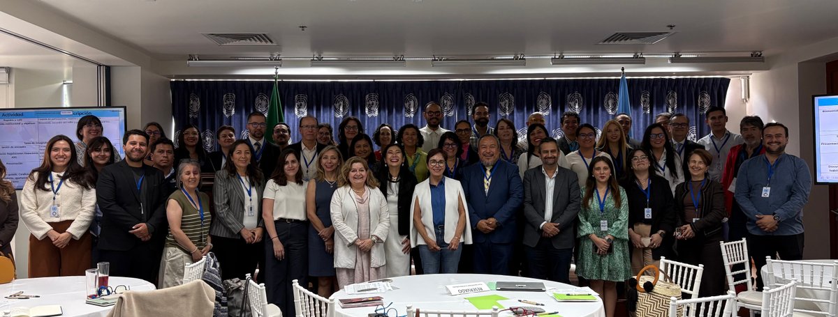 ReforestamosMx's tweet photo. Se realizó la sesión intersecretarial “Integración de la biodiversidad en la gestión empresarial en México: diagnóstico, brechas y ruta hacia la Meta 15”, un espacio de diálogo entre gobierno, organismos internacionales y sociedad civil para avanzar en la construcción de condiciones habilitadoras que permitan integrar biodiversidad en la gestión empresarial en México.

La conversación dejó en claro que integrar biodiversidad en la toma de decisiones empresariales ya no es solo un compromiso internacional, también es una necesidad estratégica para el futuro del país.

Durante la sesión se discutieron retos clave relacionados con regulación, financiamiento, divulgación ASG, coordinación institucional y oportunidades para acelerar la implementación de la Meta 15 del Marco Mundial de Biodiversidad Kunming-Montreal.

Desde Reforestamos México creemos que abrir estos espacios de colaboración es fundamental para que la biodiversidad se convierta en un eje transversal de la política pública, el sector financiero y el sector privado.

El reto ahora es transformar estas conversaciones en mecanismos concretos que permitan movilizar inversión, generar condiciones habilitadoras y fortalecer la acción en territorio.

Gracias a quienes hicieron posible este espacio: @PNUD_Mexico, @BfNCoalition, #BIOFIN, @NBSAPAccelera, #CarbonFree y @CMFSostenibles.

¿Qué necesita México para acelerar la integración de biodiversidad en el sector empresarial?
¿Qué actores hacen falta en esta conversación?

🔗 Conoce más 👉 https://t.co/fpDdT6Fe6T

#Meta15 #Biodiversidad #FinanzasSostenibles #ReforestamosMéxico #KunmingMontreal #TNFD #SectorPrivado #Naturaleza