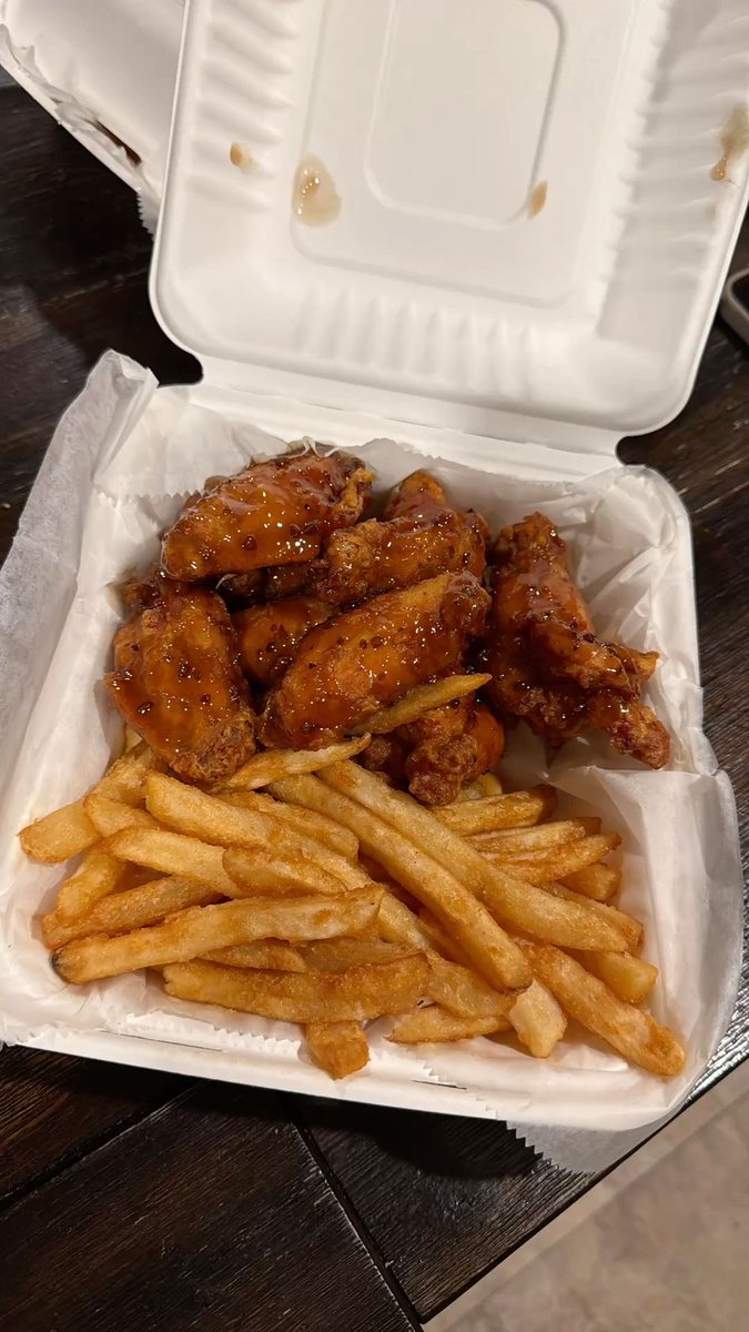 adonisUNDEAD's tweet photo. They tasted very good, though. https://t.co/l98wGTyZog